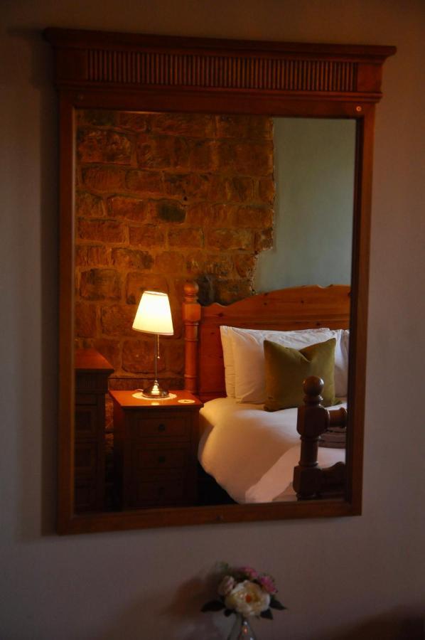The Hollybush Inn And B&B Priors Marston Kültér fotó