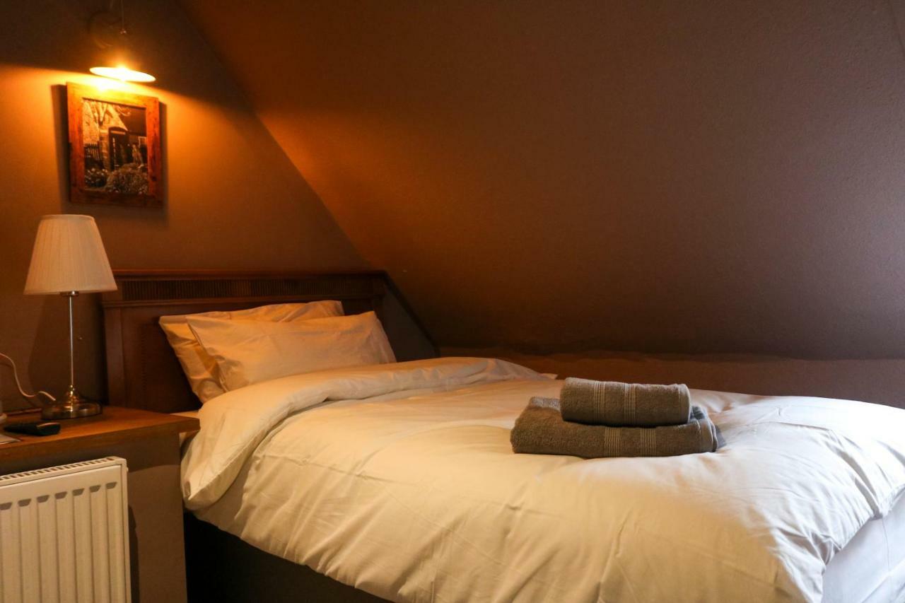 The Hollybush Inn And B&B Priors Marston Kültér fotó