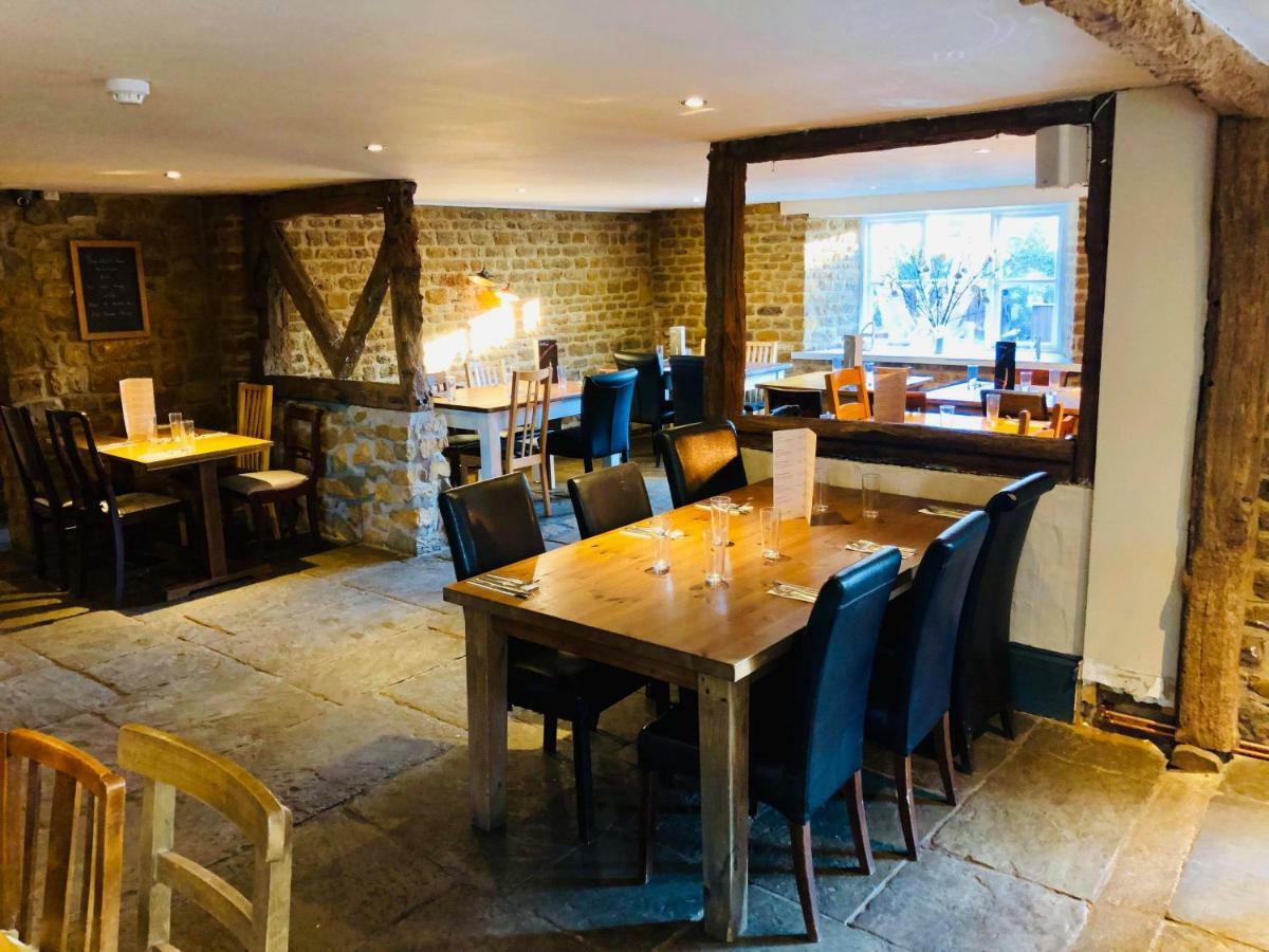 The Hollybush Inn And B&B Priors Marston Kültér fotó