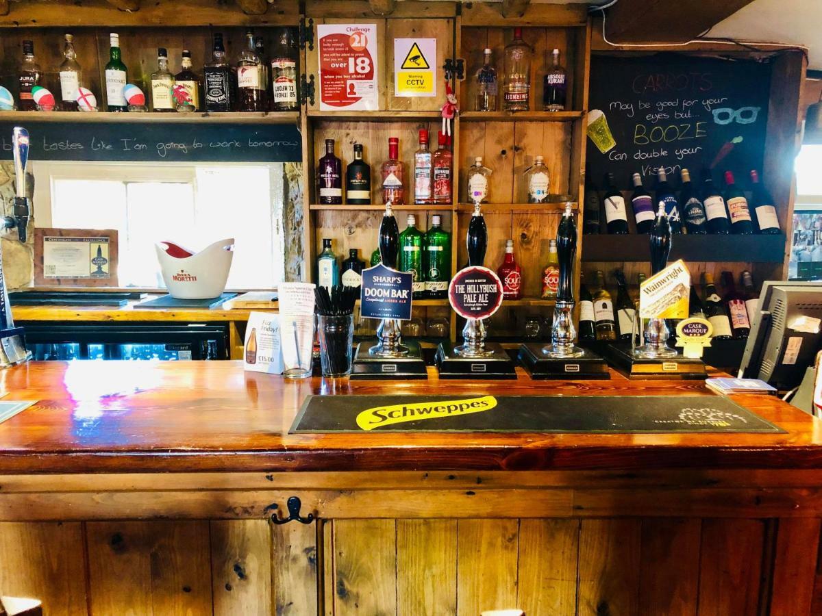 The Hollybush Inn And B&B Priors Marston Kültér fotó
