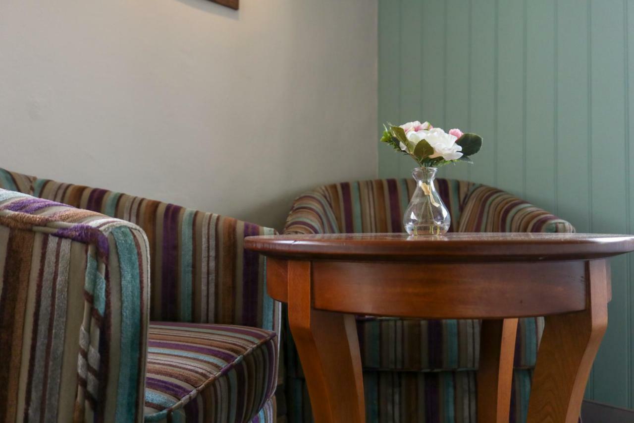The Hollybush Inn And B&B Priors Marston Kültér fotó