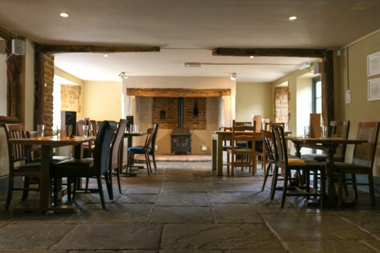 The Hollybush Inn And B&B Priors Marston Kültér fotó